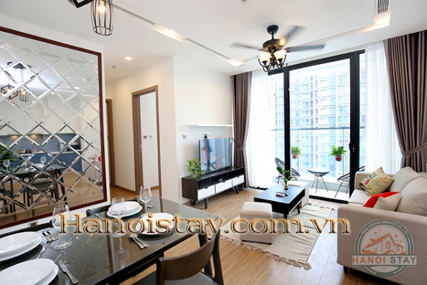 *Spectacular Two Bedroom Apartment for rent in M1 Building, Vinhomes Metropolis Lieu giai* 24