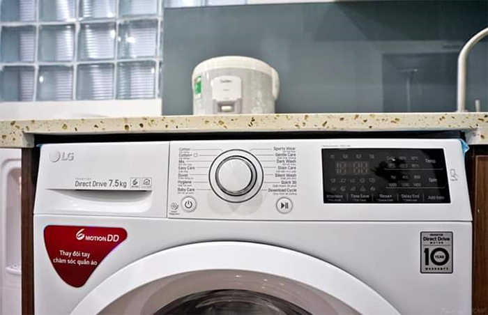 *Standard Studio Apartment Rental in Xuan Dieu Street, Tay Ho* 11