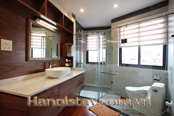 Stunning Executive Suite 3 Bedrm Property Rental in Tran Quoc Hoan str, Cau Giay 4
