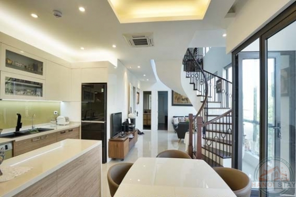 Stunning Lake View Penthouse apartment for rent in Trich Sai street with airy view from higher 9