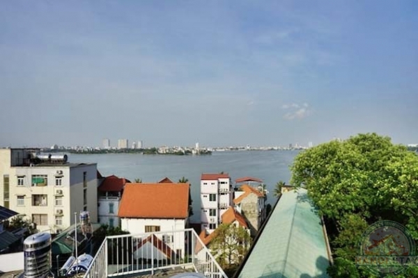 Stunning Lake View Penthouse apartment for rent in Trich Sai street with airy view from higher 18