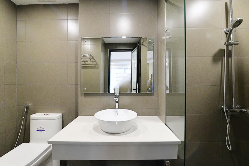 *Sunny & Bright 2 Bedroom Apartment Rental in Dang Thai Mai Street, Tay Ho* 8