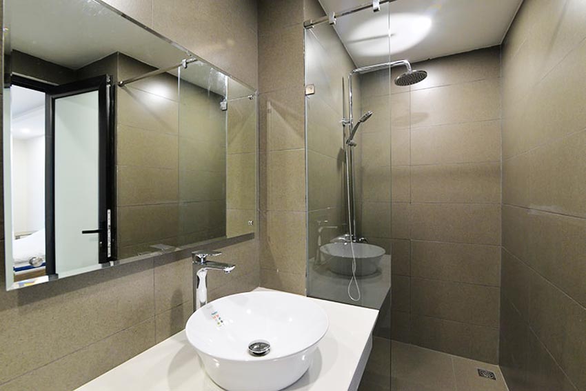 *Sunny & Bright 2 Bedroom Apartment Rental in Dang Thai Mai Street, Tay Ho* 9