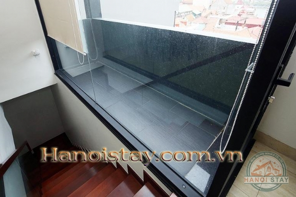 Take a chance to live in this Amazing duplex apartment rental in Westlake 23