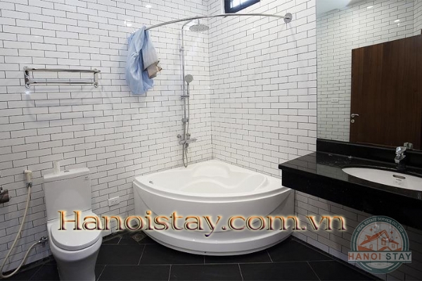 Take a chance to live in this Amazing duplex apartment rental in Westlake 24