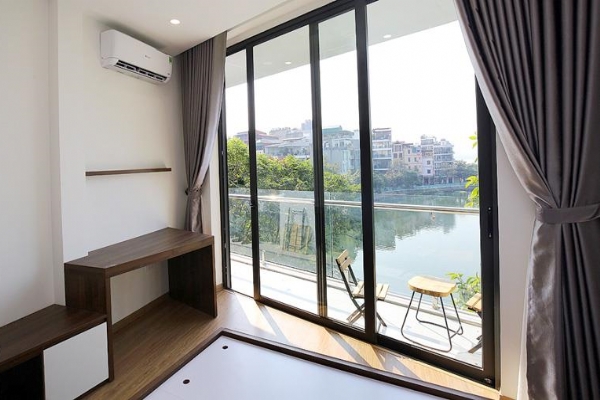 *The ideal Lake View apartment to choose to live in Yen Hoa, Tay Ho*