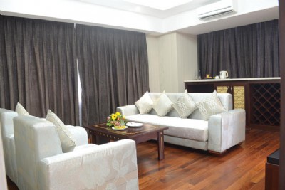 Three bedroom apartment for rent in Keangnam Landmark Tower at Mid floor