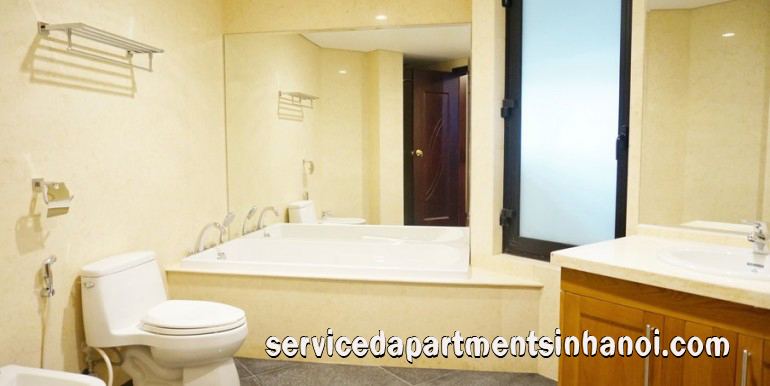Three bedroom Apartment in R4 building, Vinhomes Royal City 1