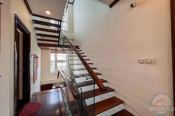 Top Floor Luxury: 4BR Duplex with Lake View in Truc Bach, Ba Dinh 24