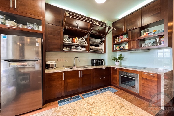 Top Floor Luxury: 4BR Duplex with Lake View in Truc Bach, Ba Dinh 40