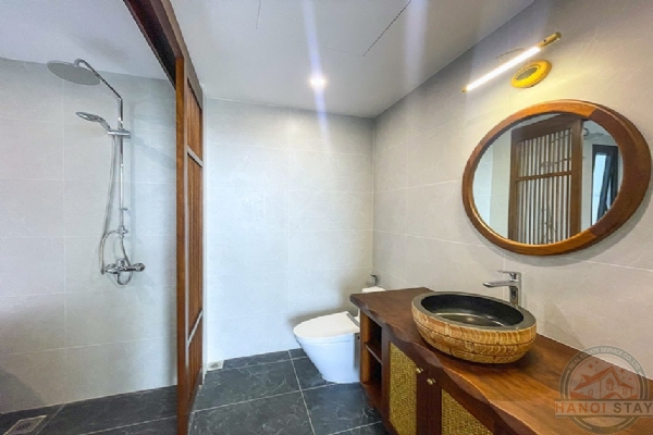 Tranquil Luxury: Rent This Modern 4BR Apartment on Dang Thai Mai, Tay Ho 6