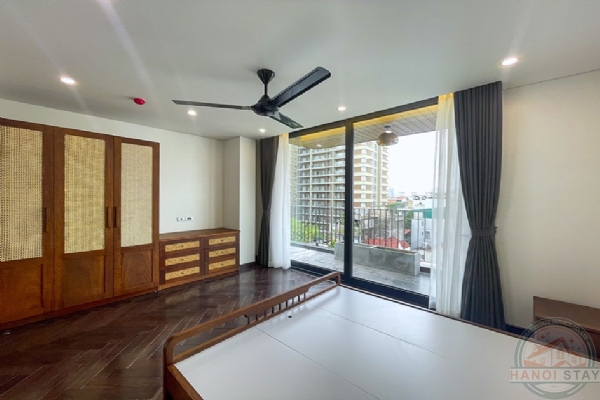 Tranquil Luxury: Rent This Modern 4BR Apartment on Dang Thai Mai, Tay Ho 8