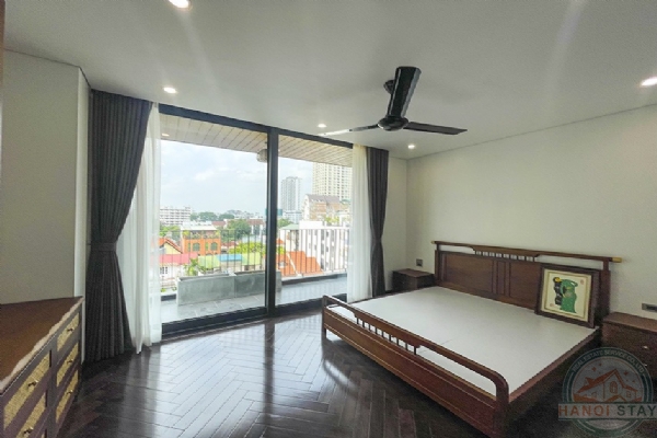 Tranquil Luxury: Rent This Modern 4BR Apartment on Dang Thai Mai, Tay Ho 9
