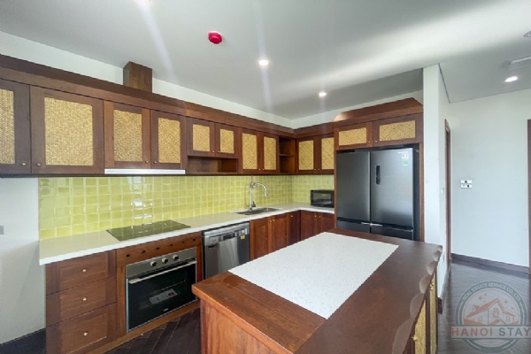 Tranquil Luxury: Rent This Modern 4BR Apartment on Dang Thai Mai, Tay Ho 18