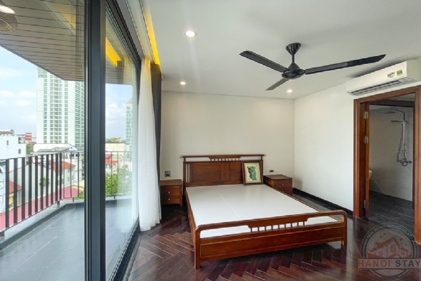 Tranquil Luxury: Rent This Modern 4BR Apartment on Dang Thai Mai, Tay Ho 20