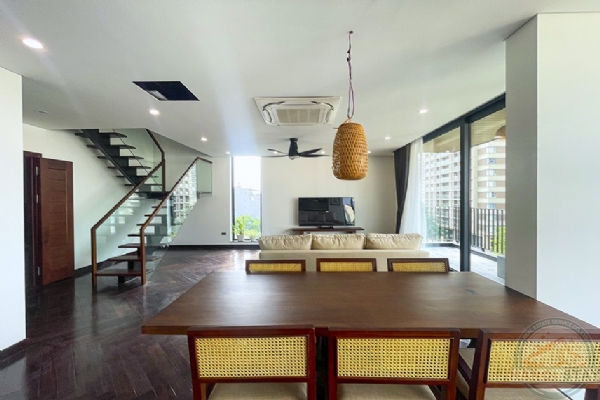 Tranquil Luxury: Rent This Modern 4BR Apartment on Dang Thai Mai, Tay Ho 25
