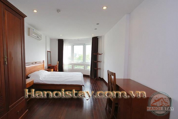 Lake View 03 Bedroom Apartment For Rent in Truc Bach Area, Ba Dinh, 10