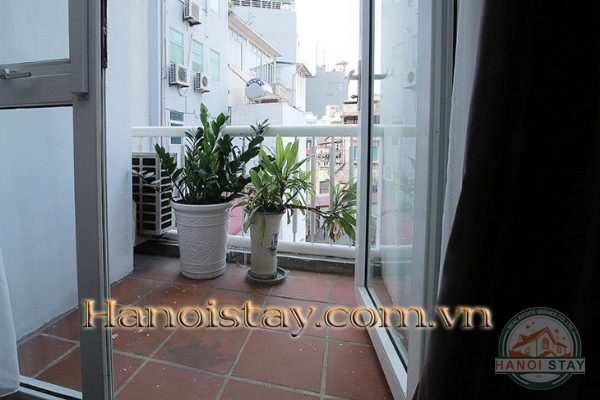 Lake View 03 Bedroom Apartment For Rent in Truc Bach Area, Ba Dinh, 17