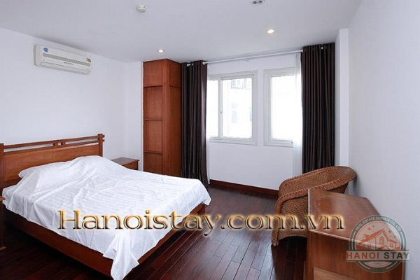 Lake View 03 Bedroom Apartment For Rent in Truc Bach Area, Ba Dinh, 19