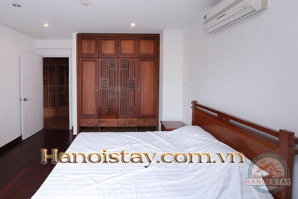 Lake View 03 Bedroom Apartment For Rent in Truc Bach Area, Ba Dinh, 20