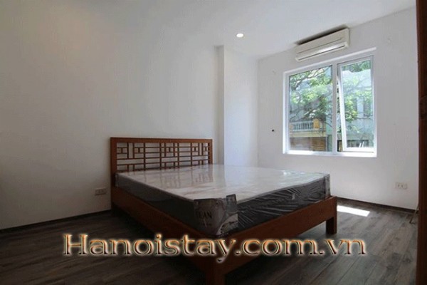 Very Bright and Modern Apartment For rent in Nguyen Khanh Toan street, Cau Giay 4