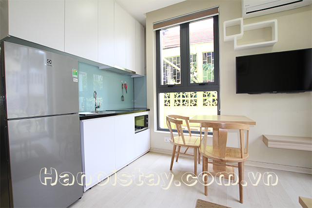 Very Bright and Modern Serviced Apartment Rental in Dao Tan street, Ba Dinh 2