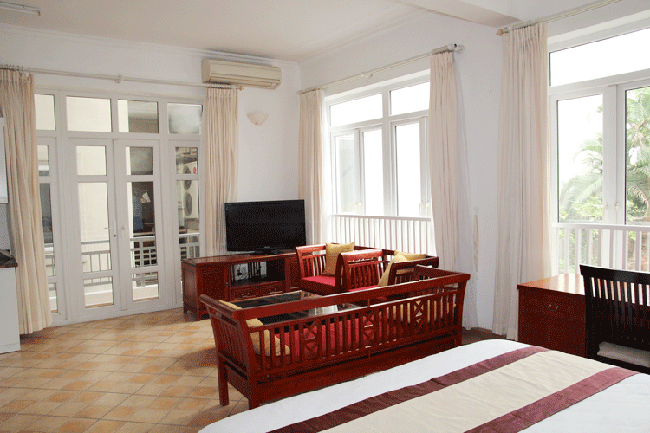 Very Bright Apartment Rental in Xuan Dieu str, Tay Ho 1