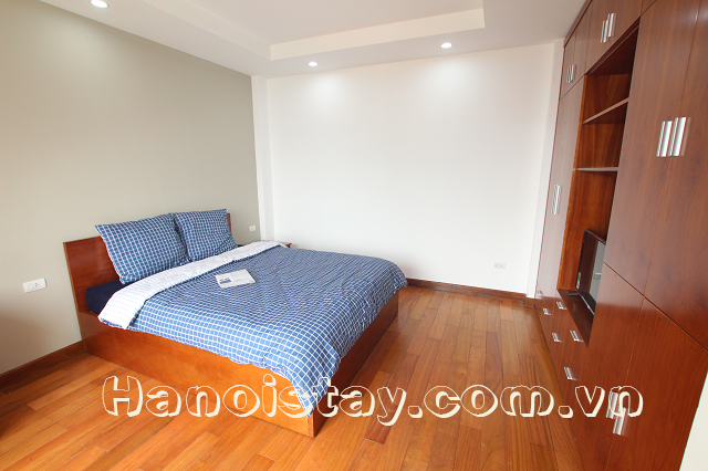Very Bright One Bedroom Apartment Rental in Lieu Giai street, Ba dinh 3