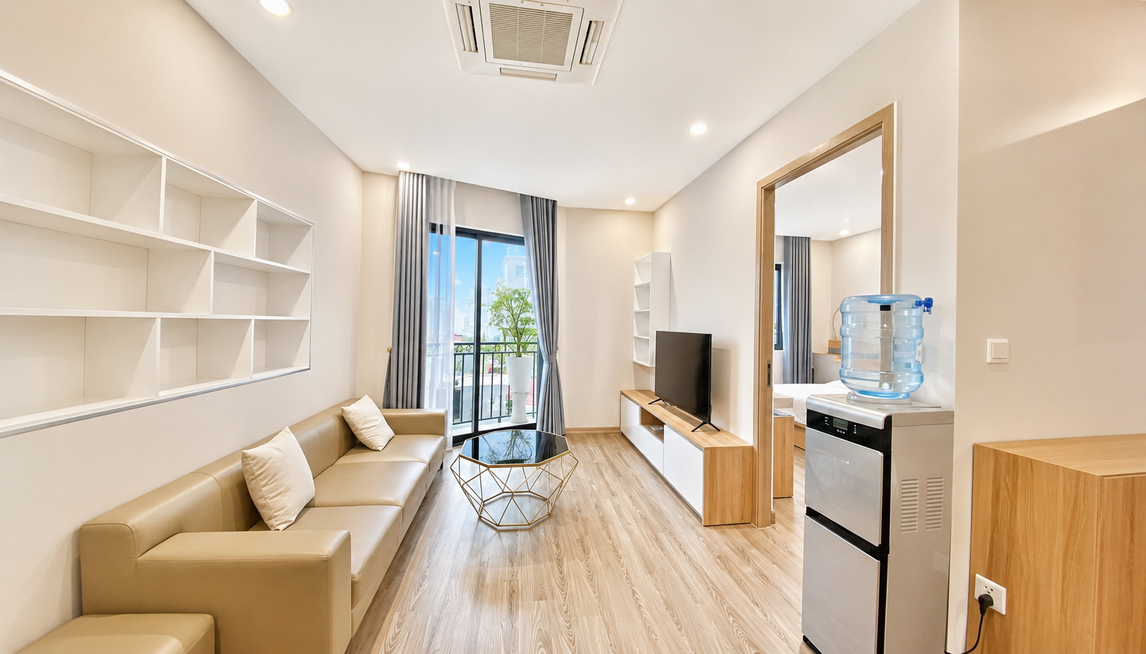 *Central Tay Ho Deluxe Property For Rent, Good Price*