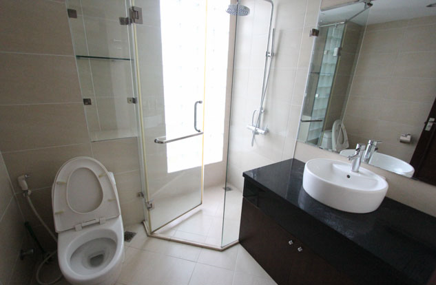 Very Nice and Bright Two Bedroom Apartment Rental in Dang Thai Mai street, Tay Ho 10
