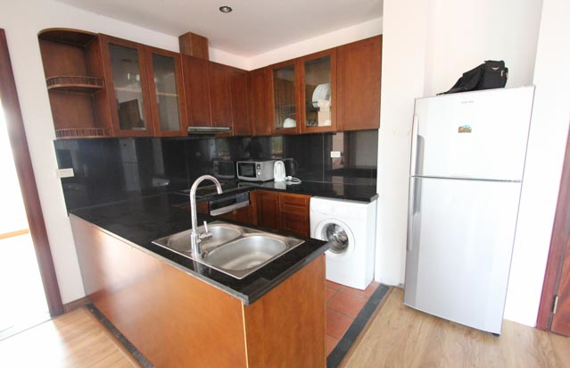 Very Nice and Bright Two Bedroom Apartment Rental in Dang Thai Mai street, Tay Ho 3