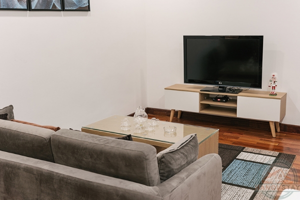 Well Furnished & Delicate Apartmnent for rent in Kim Ma str, Ba dinh 1