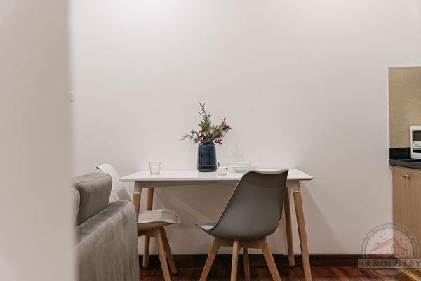 Well Furnished & Delicate Apartmnent for rent in Kim Ma str, Ba dinh 11