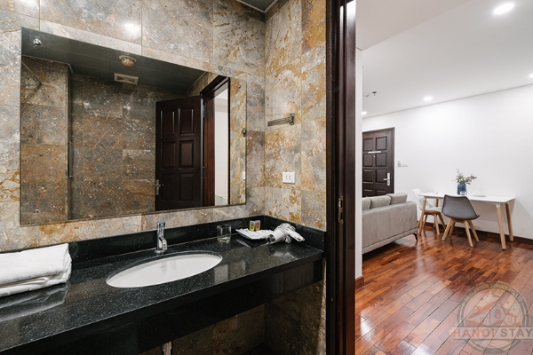 Well Furnished & Delicate Apartmnent for rent in Kim Ma str, Ba dinh 8