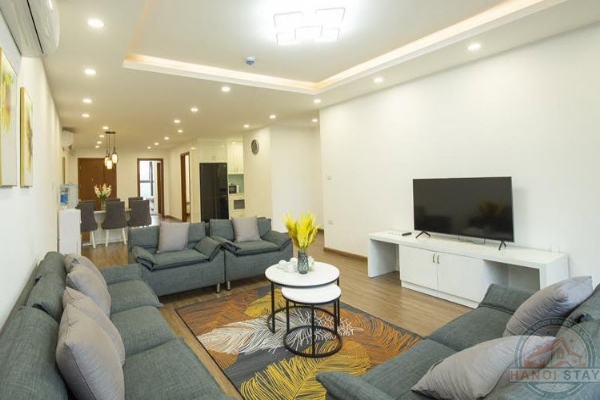 West Lake View Marvelous 03 BR Apartment Rental in Xuan Dieu street, Tay Ho 1