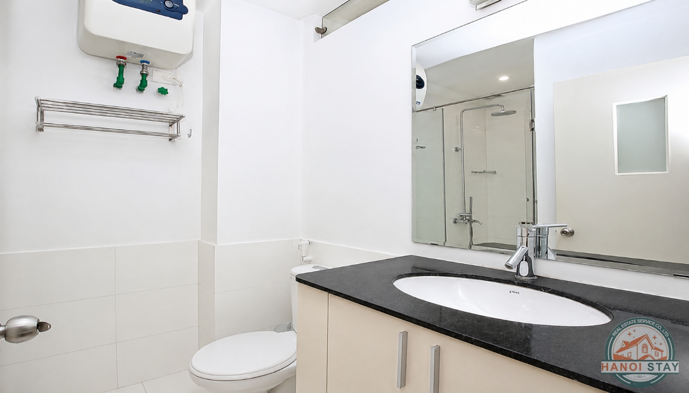 West Lake View: Reasonably Priced 02 Bedroom Apartment for rent Near Quang An Area, Tay Ho 1