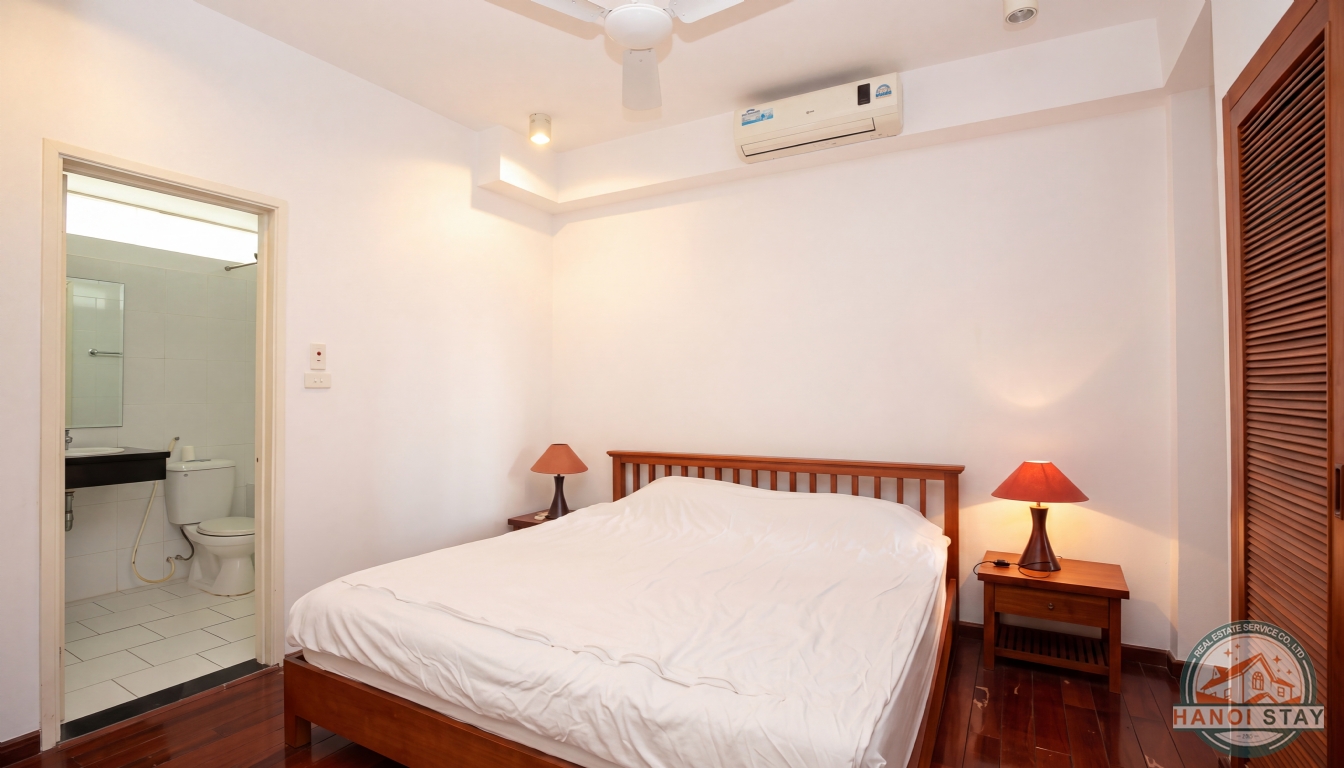 West Lake View: Reasonably Priced 02 Bedroom Apartment for rent Near Quang An Area, Tay Ho 3