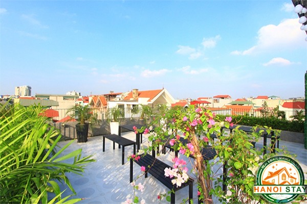 Western Artistic Property Rental in Lac Long Quan street, Cau Giay, Lovely Terrace 3