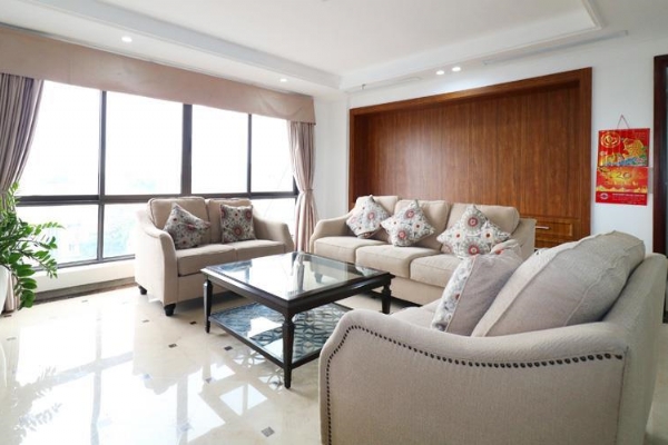 *Your Own Private Gorgeous 4 Bedroom Apartment Rental near Truc Bach Area*